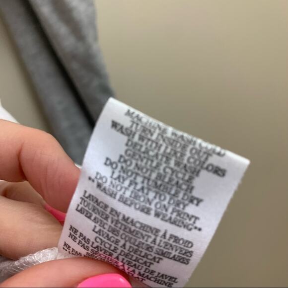 Peloton Scoop Neck Multi-Color Logo Print White/Gray Long Sleeve Top - Picture 3 of 5